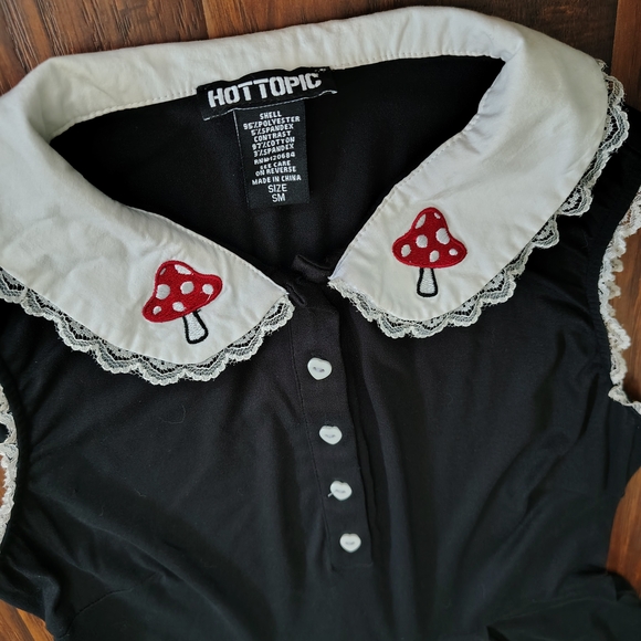 Hot Topic mushroom collar sleeveless black dress size S - Picture 3 of 6
